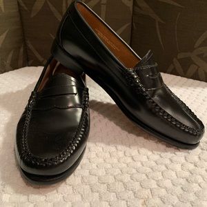 New! GH Bass Weejuns! Black Loafers